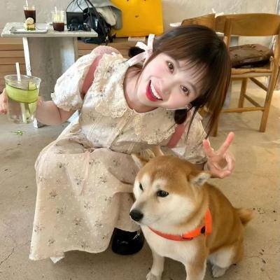 红唇相吻